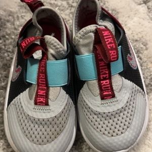 Size 8 toddler Nike flex run kids shoes good condition